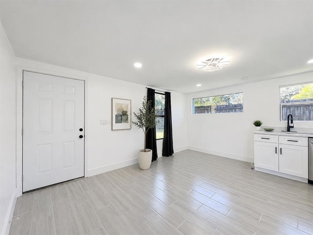 6920 Delano Avenue - Photo 5