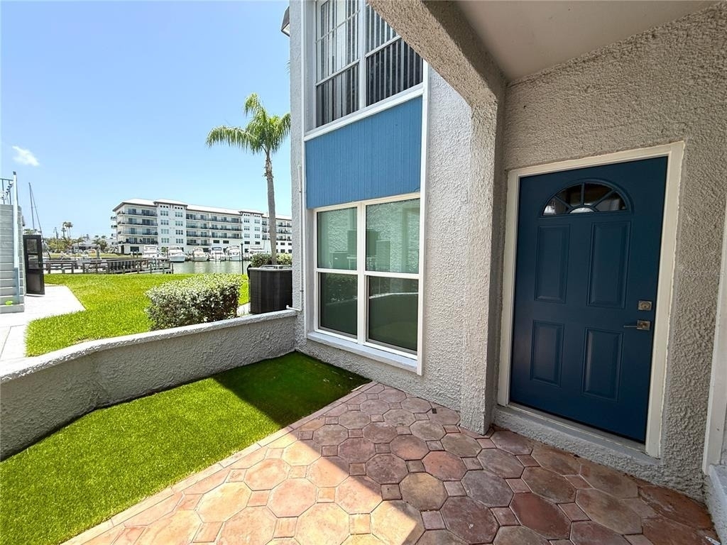 201 Medallion Boulevard - Photo 0