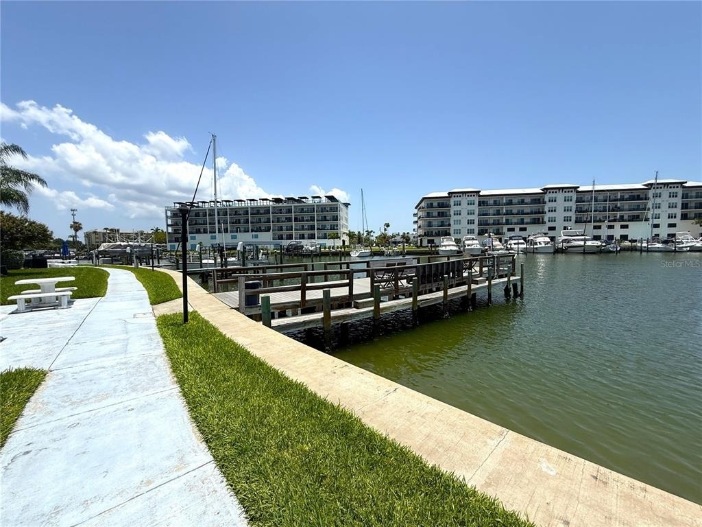 201 Medallion Boulevard - Photo 19