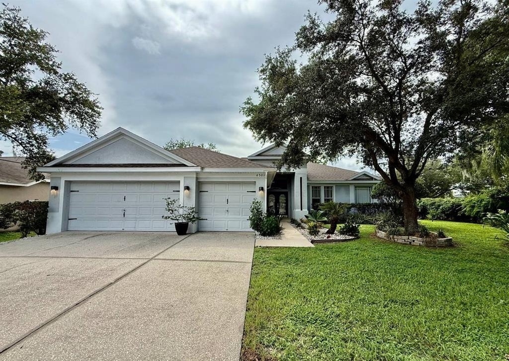 4301 River Close Boulevard - Photo 0