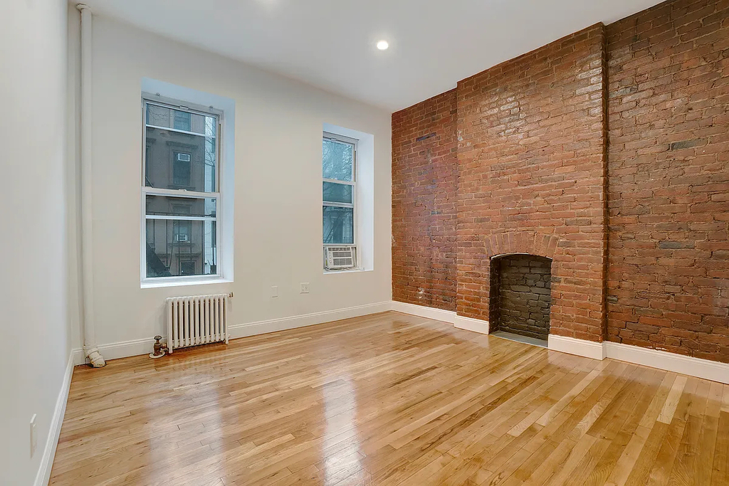 330 West 47th Street - Photo 1