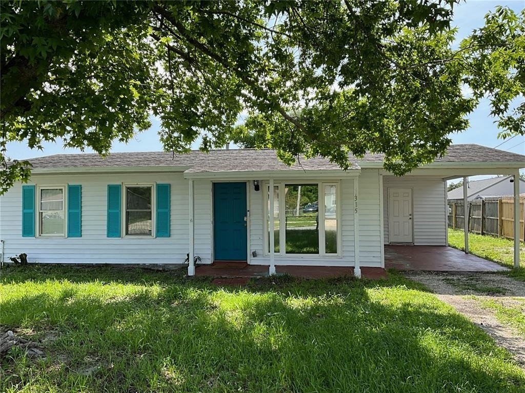 1315 Overdale Street - Photo 0