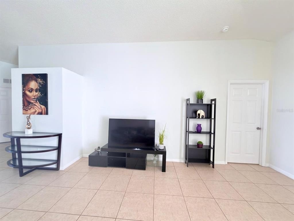 730 Garberia Drive - Photo 5