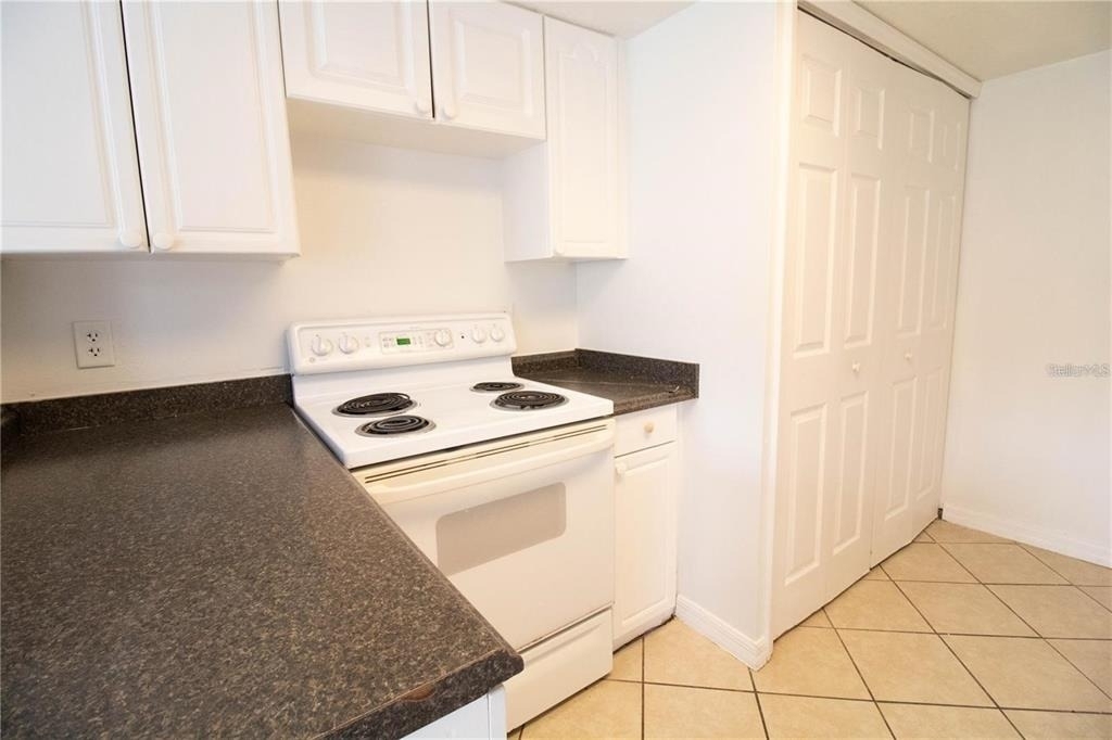 410 Australian Way - Photo 4