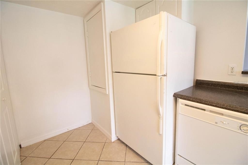 410 Australian Way - Photo 3