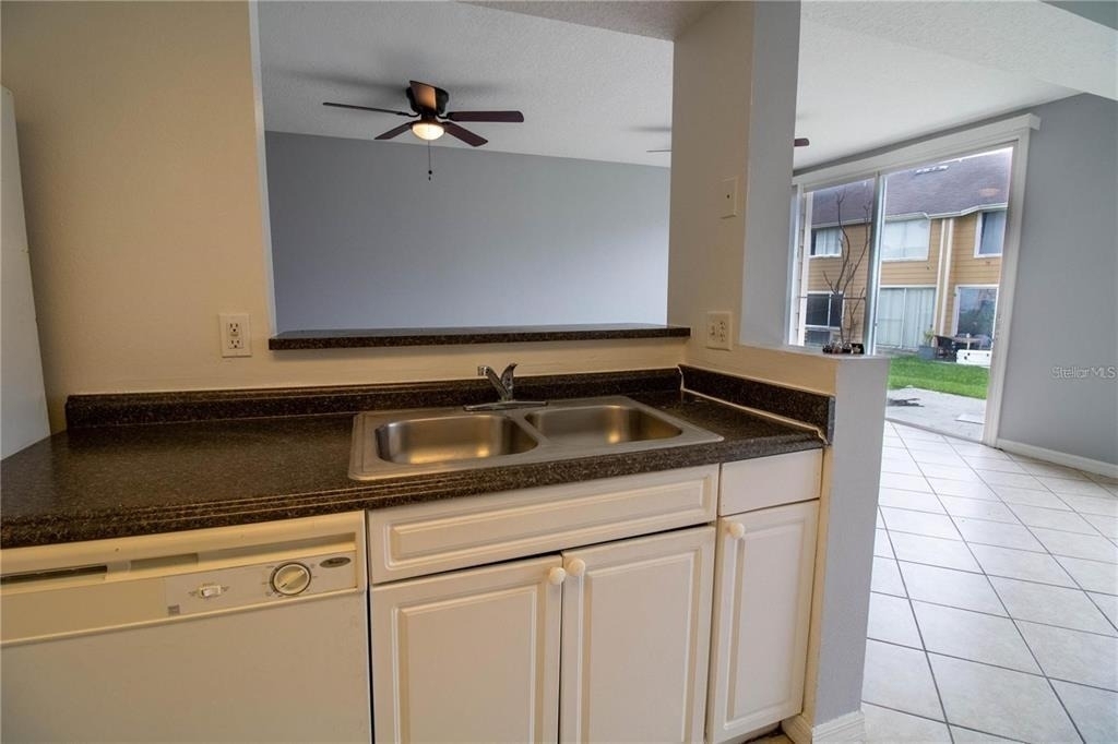 410 Australian Way - Photo 5