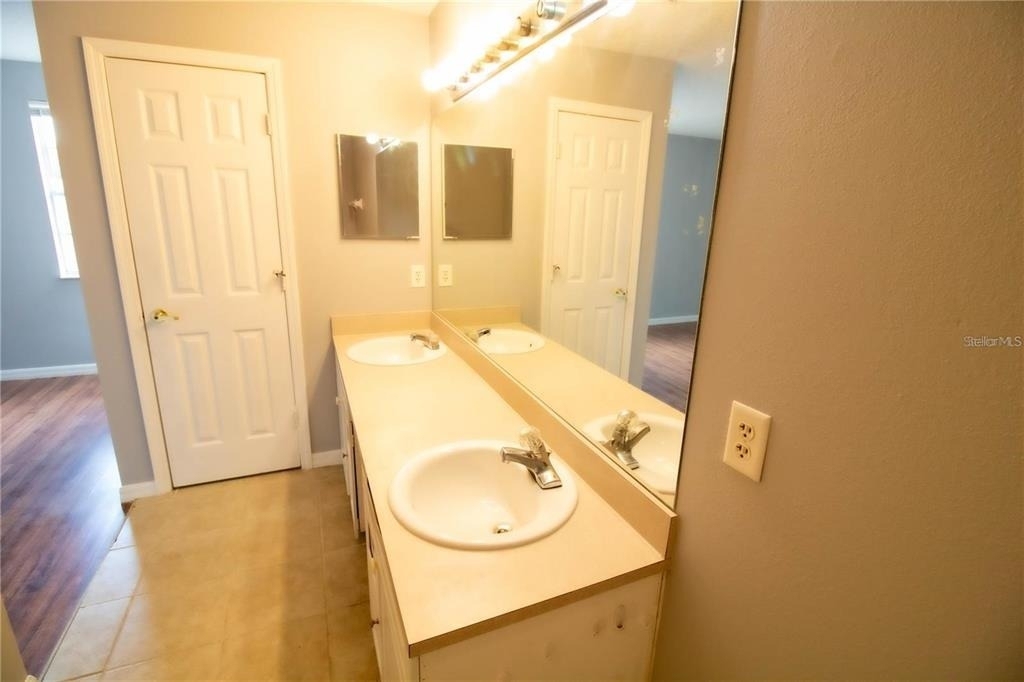 410 Australian Way - Photo 11