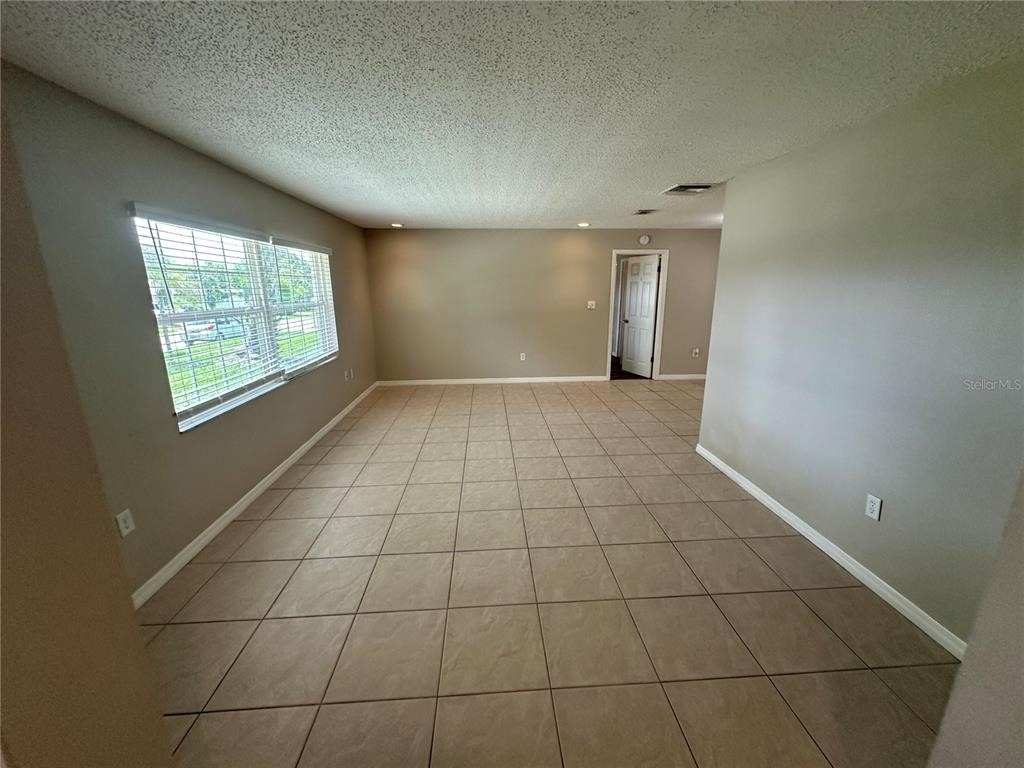 620 Lakespur Lane - Photo 2