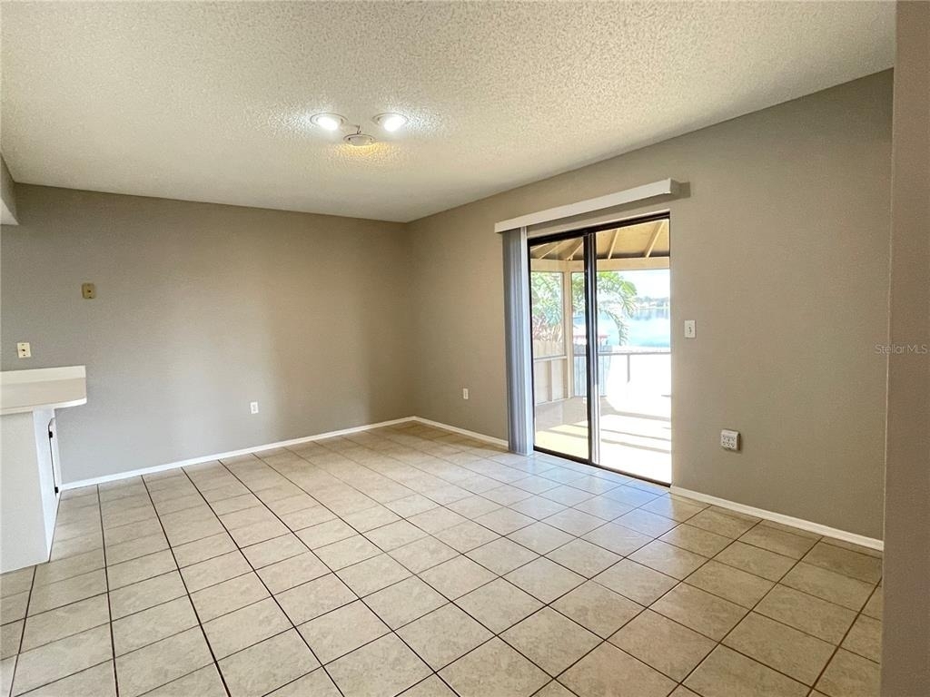 687 Lake Dexter Circle - Photo 4