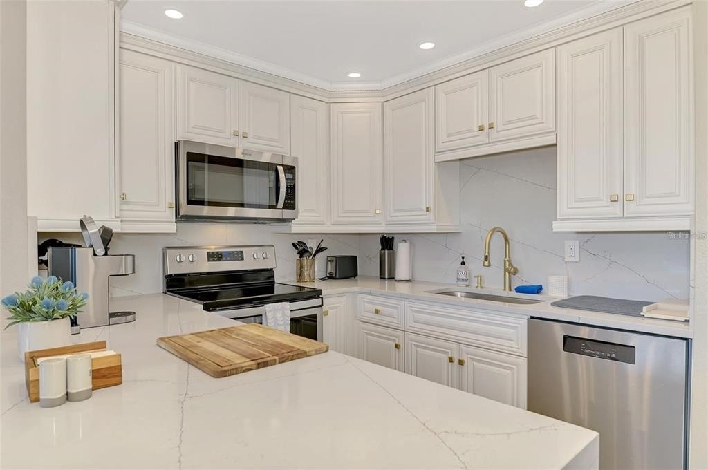 5855 Midnight Pass Road - Photo 8