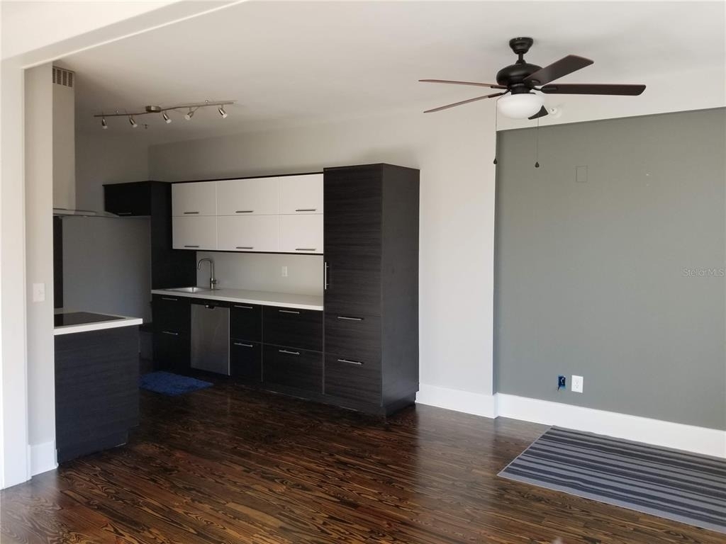 835 7th Avenue S - Photo 1