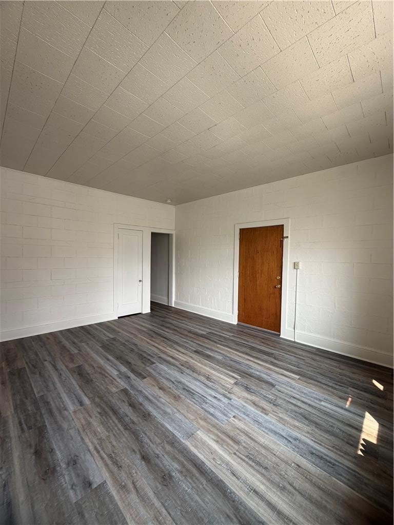 222 S 15th Street - Photo 2