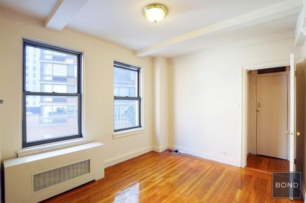 305 East 38th Street #3G - Photo 3