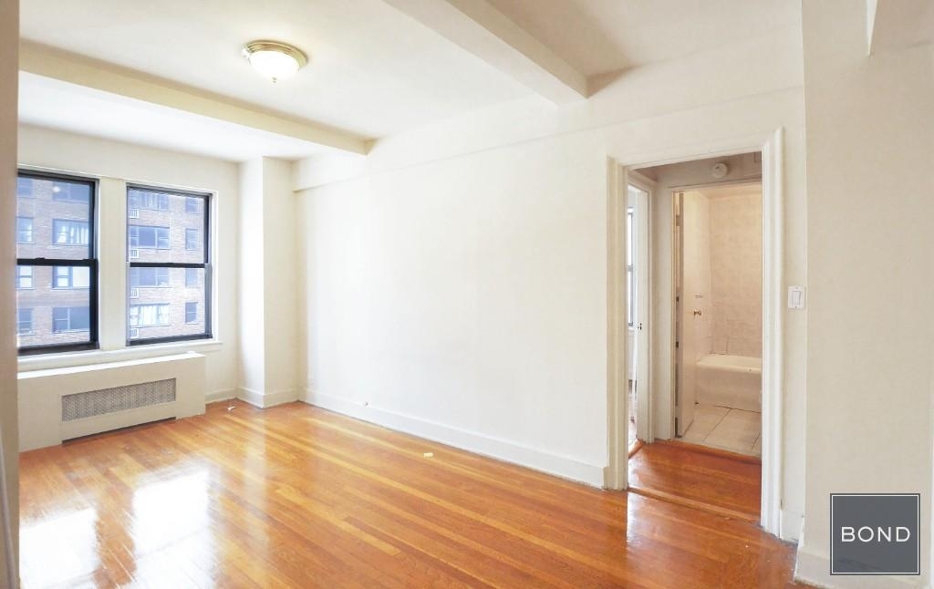 305 East 38th Street #3G - Photo 0