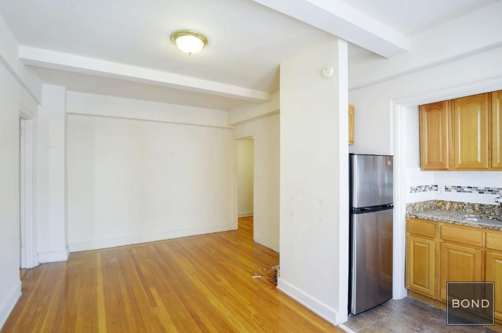 305 East 38th Street #3G - Photo 1