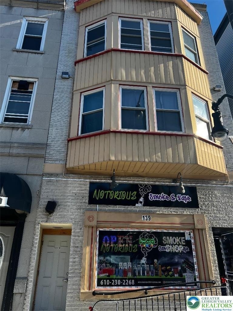 139 N 7th Street - Photo 0