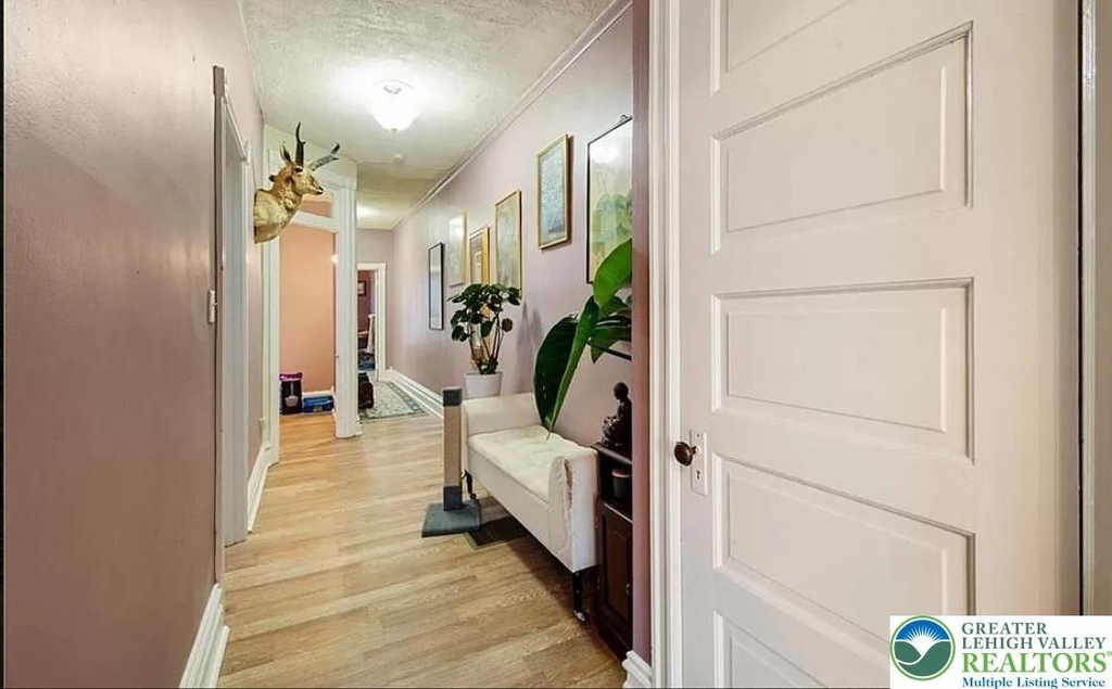 717 W Broad Street - Photo 6