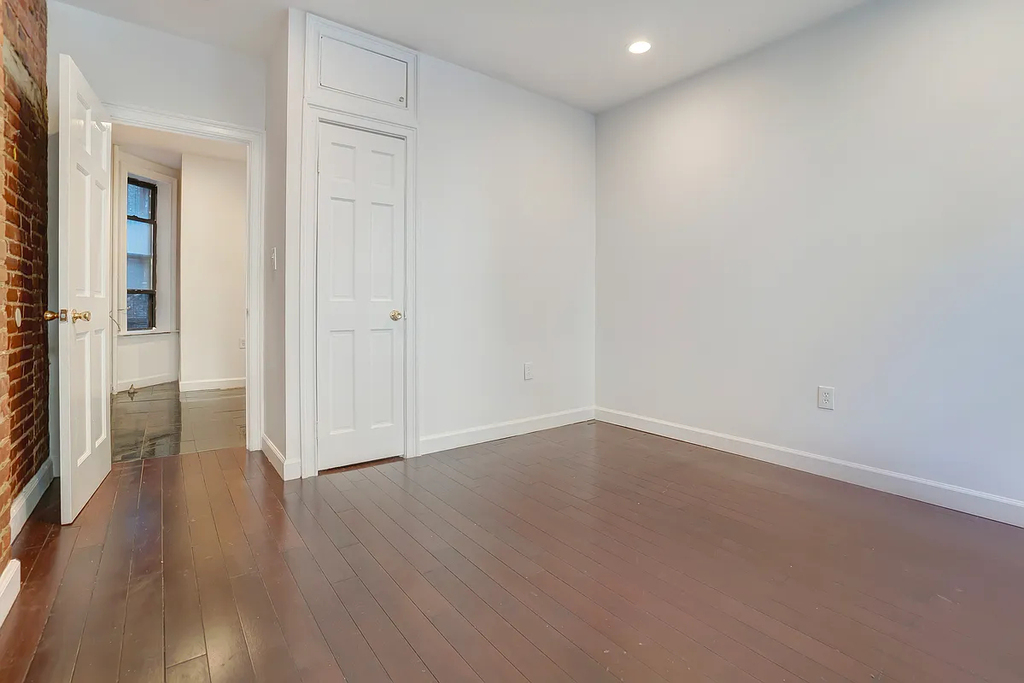 410 East 73rd Street - Photo 7
