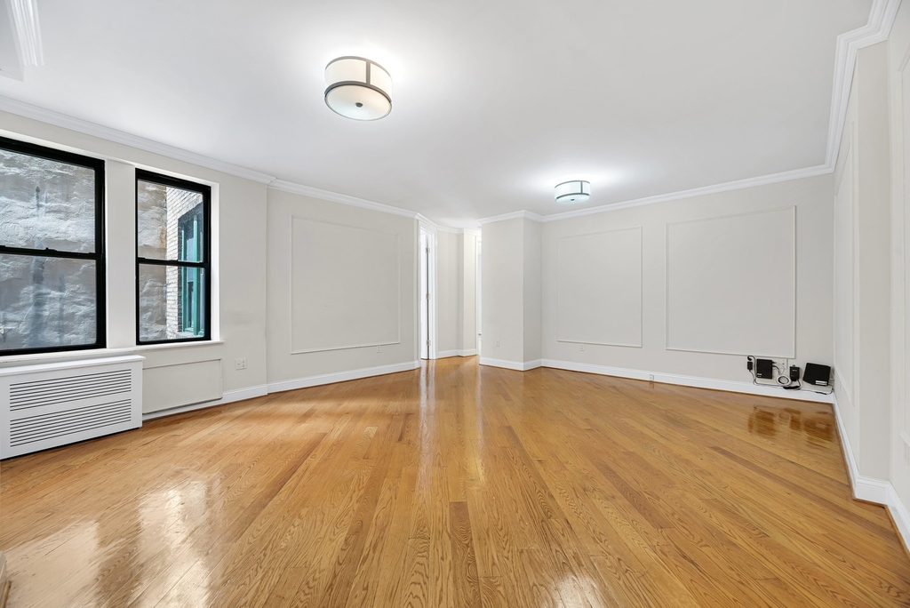 226 East 70th Street - Photo 2