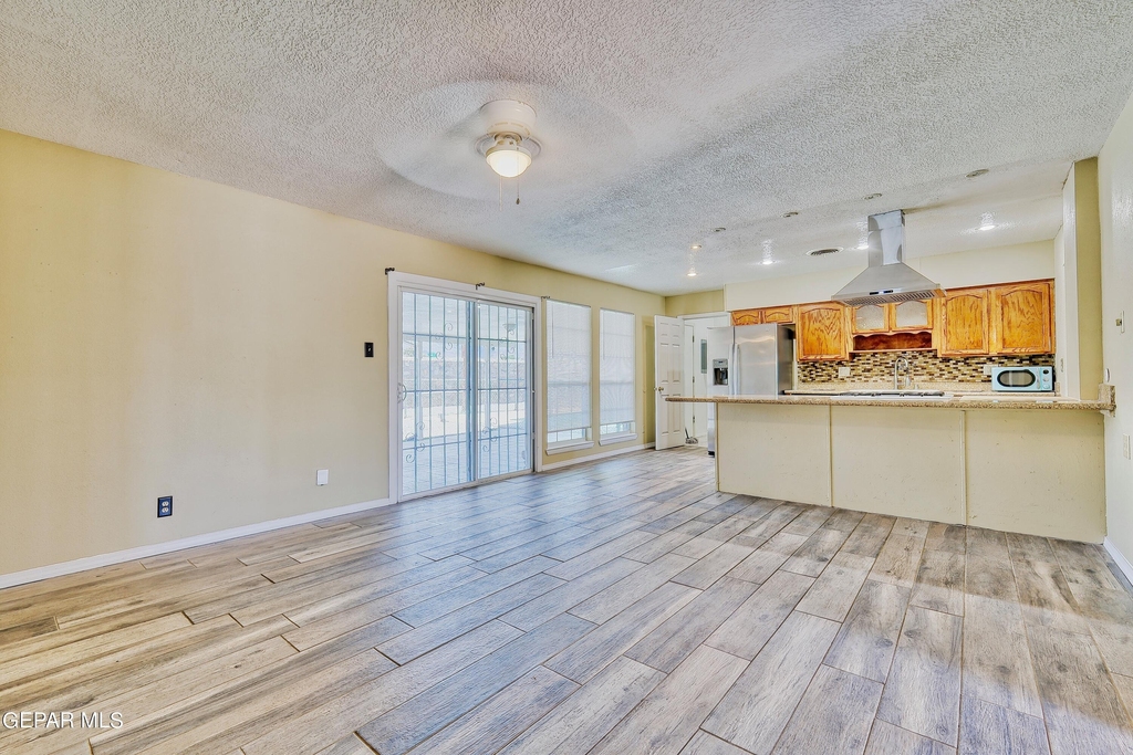 9981 Gschwind Avenue - Photo 5