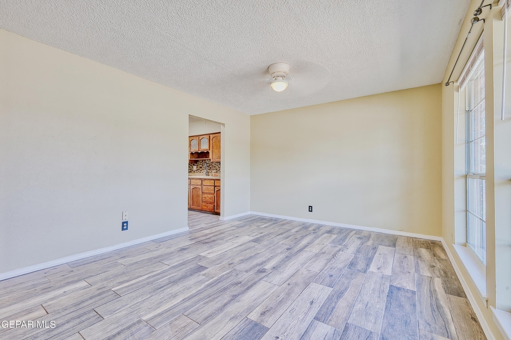 9981 Gschwind Avenue - Photo 2