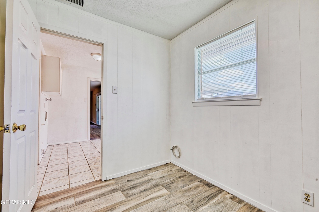 9981 Gschwind Avenue - Photo 12