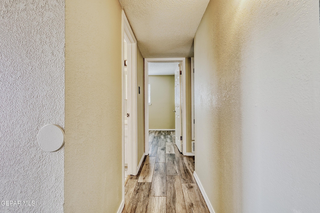 9981 Gschwind Avenue - Photo 4