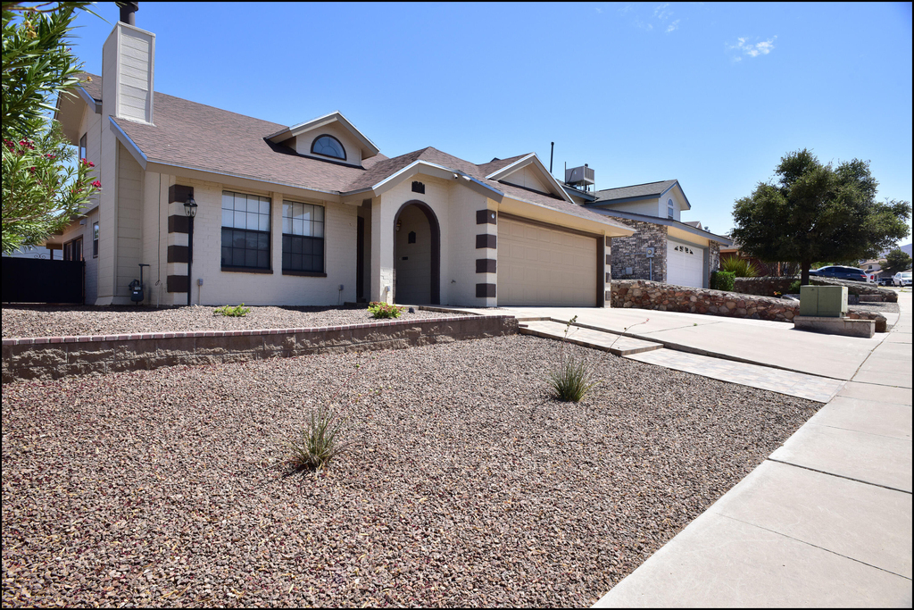 7229 Canyon Run Drive - Photo 0