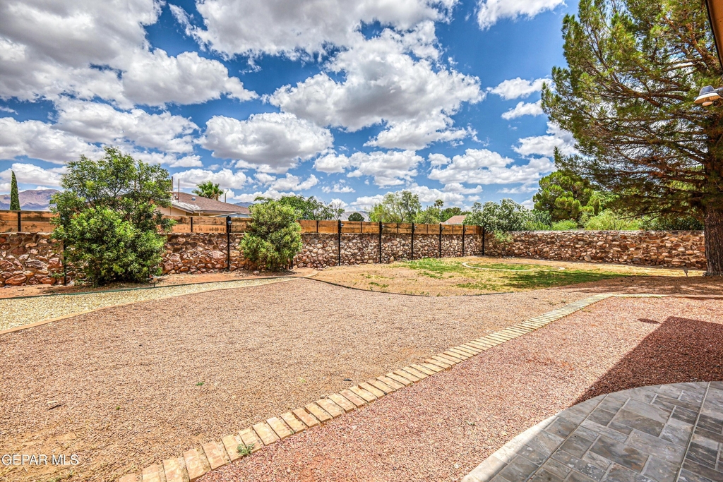 5672 Costa Blanca Place - Photo 19