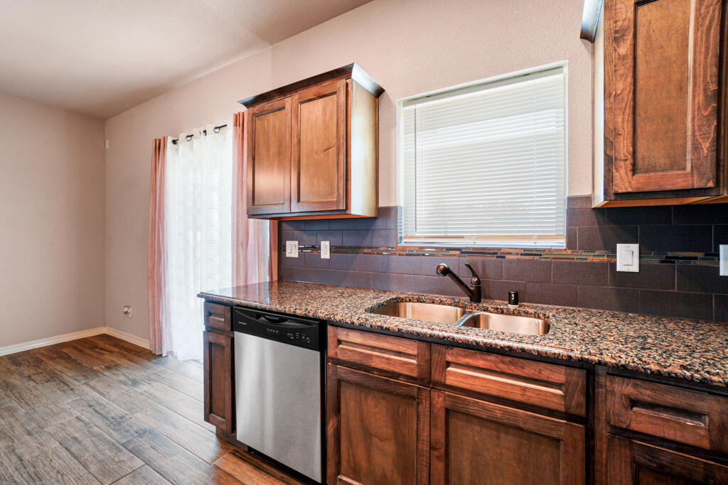 852 Lemington Street - Photo 10