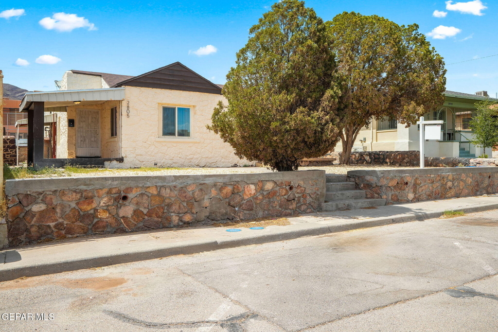 2805 Grant Avenue - Photo 0