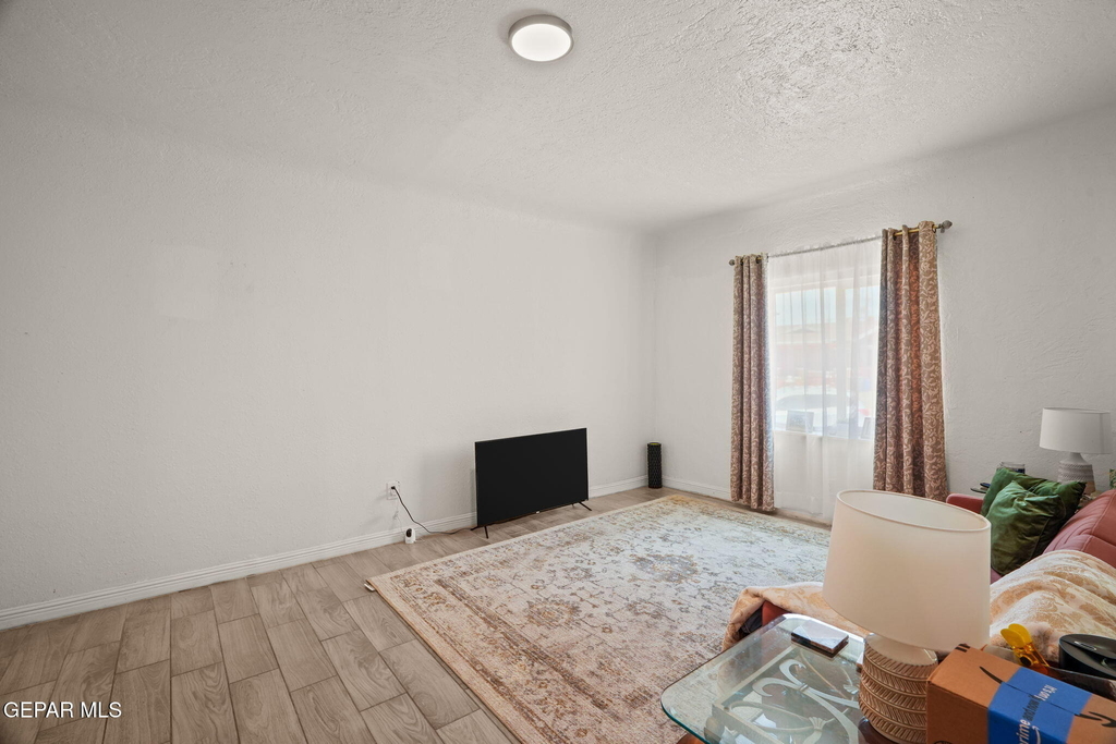 2805 Grant Avenue - Photo 3