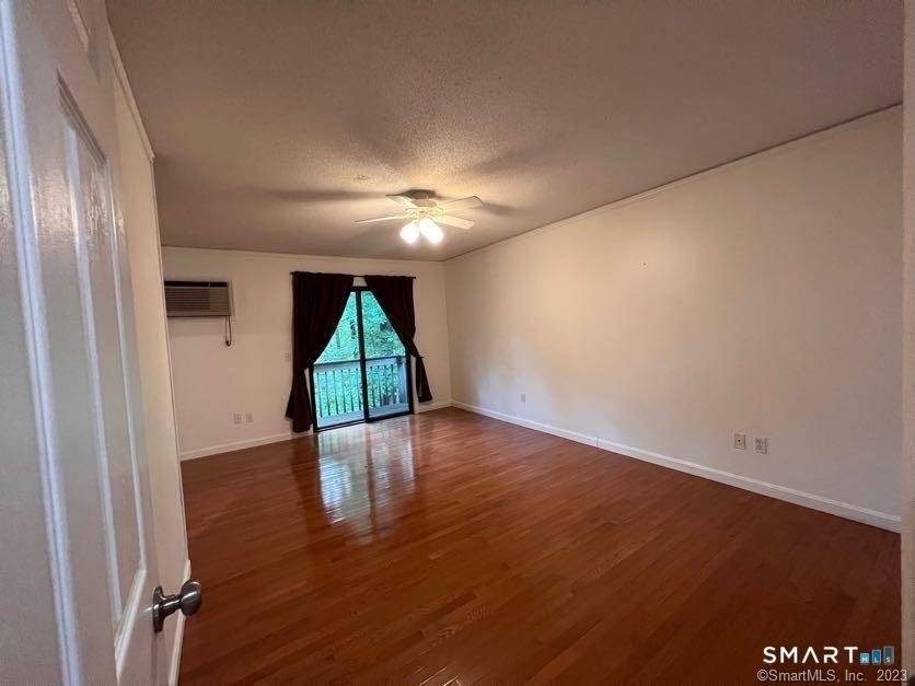 223 Flanders Road - Photo 3