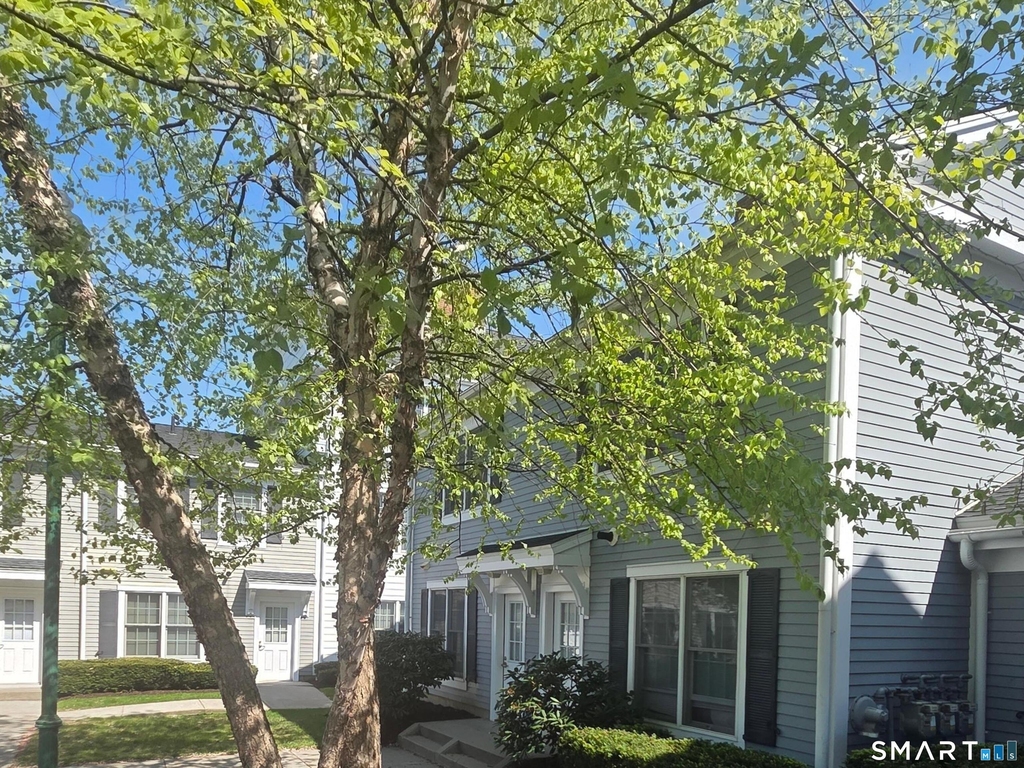 41 Fairfield Avenue - Photo 1