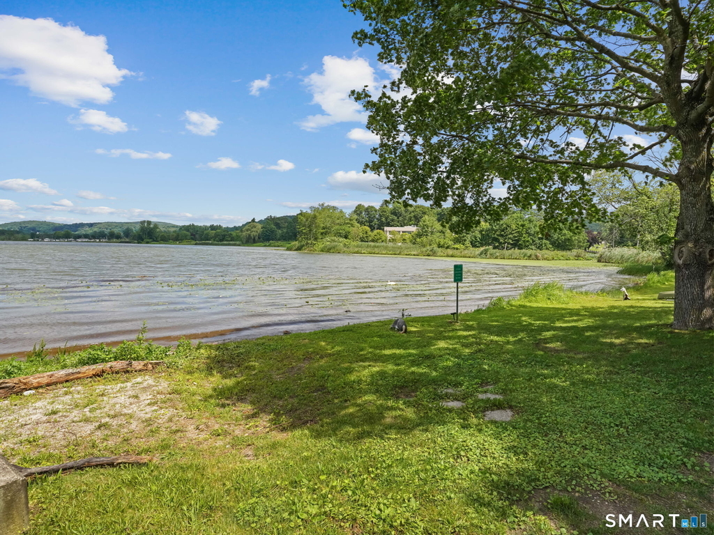 12 Boulevard Drive - Photo 19