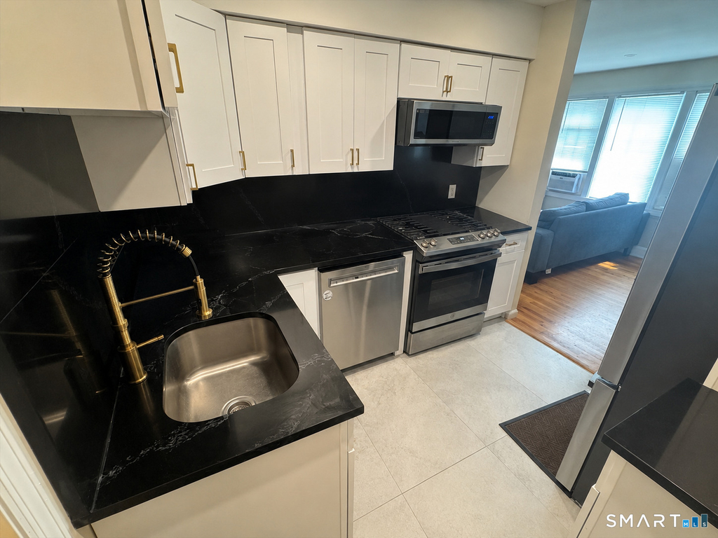 74-76 Lawrence Street - Photo 9
