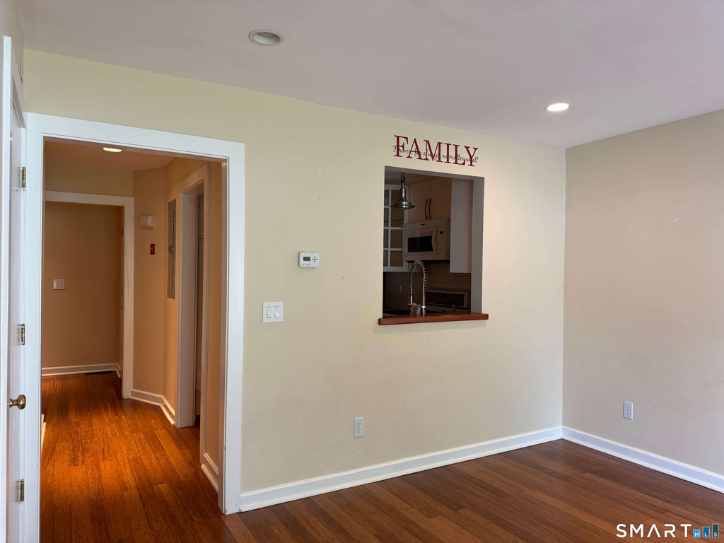 566 Newfield Avenue - Photo 3