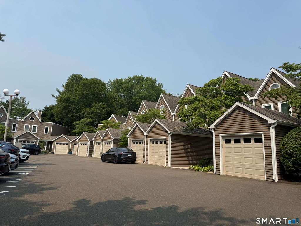 566 Newfield Avenue - Photo 21