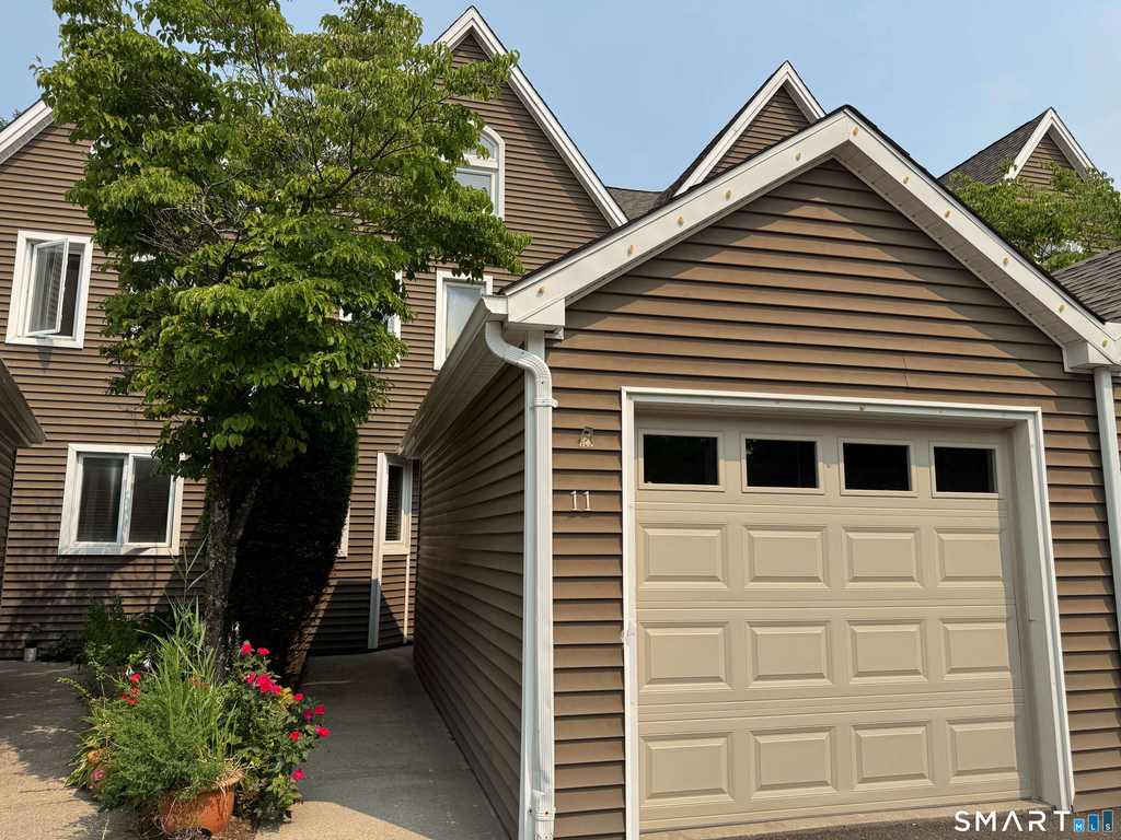 566 Newfield Avenue - Photo 0