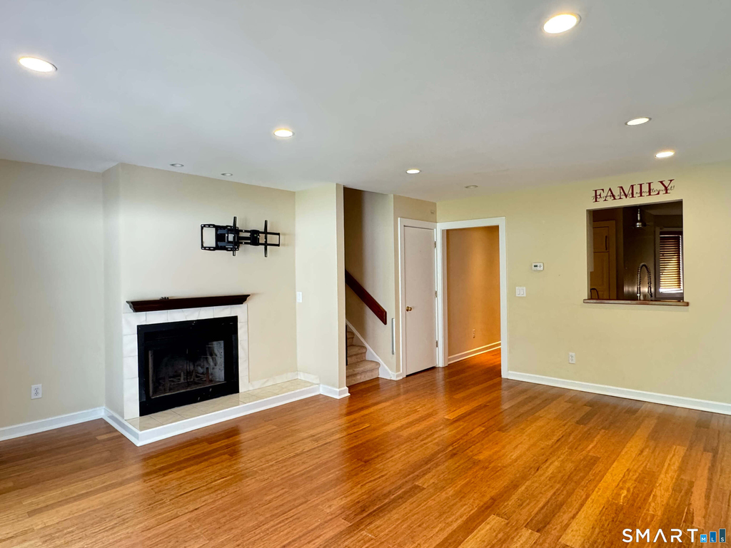 566 Newfield Avenue - Photo 2