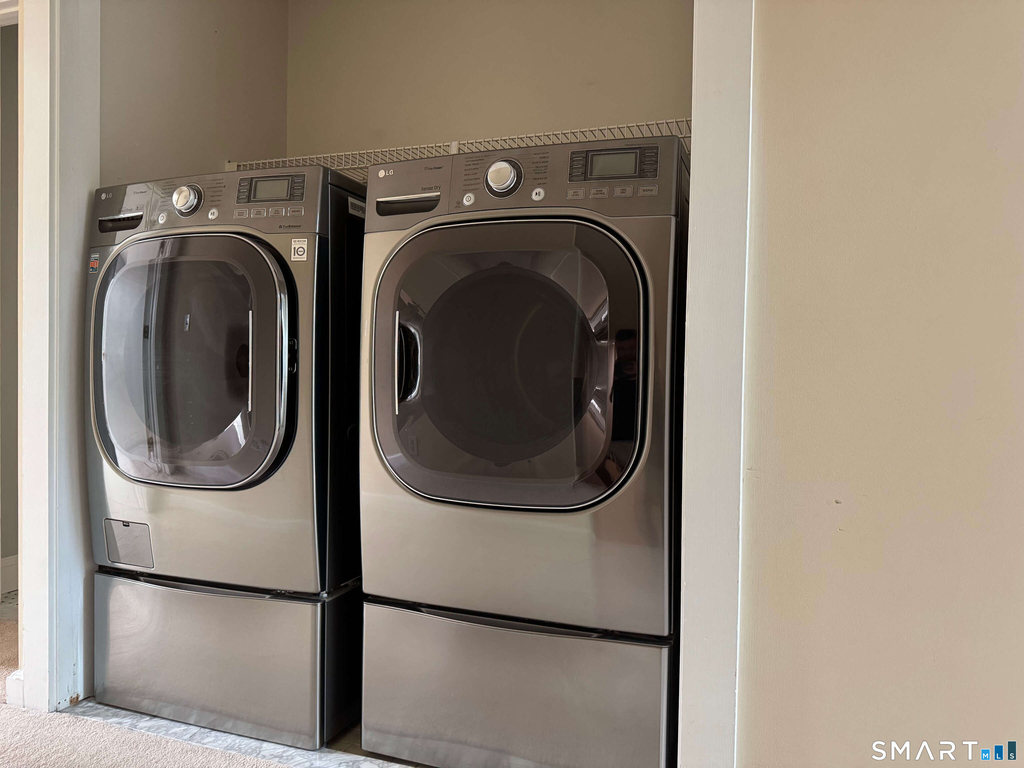 566 Newfield Avenue - Photo 17