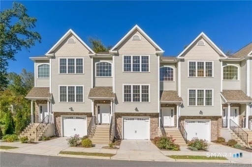 8 Old Oak Drive - Photo 0