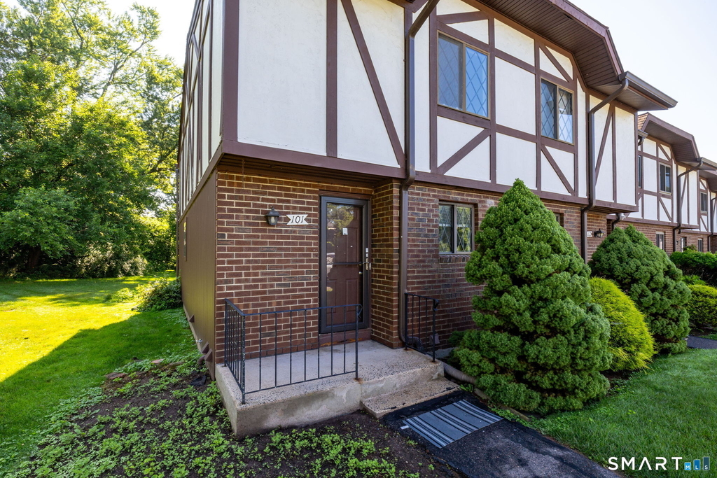 101 Cedar Hollow Drive - Photo 0