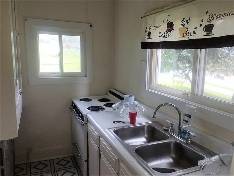 1040 Allison Avenue - Photo 2