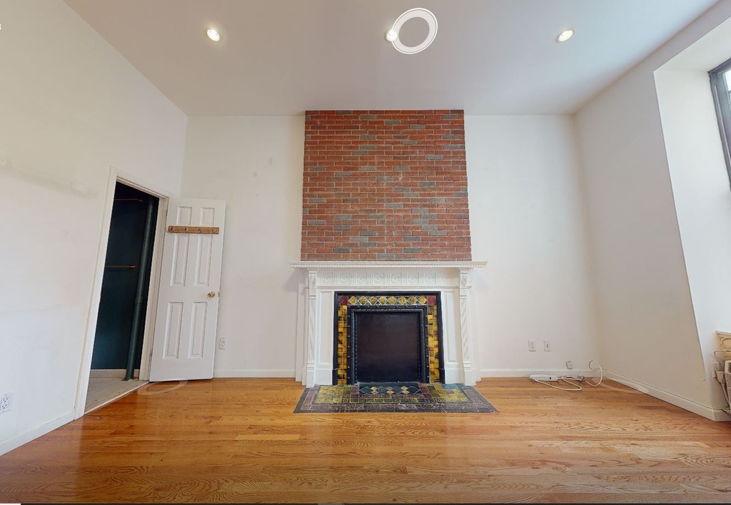 63 East 90th Street - Photo 0