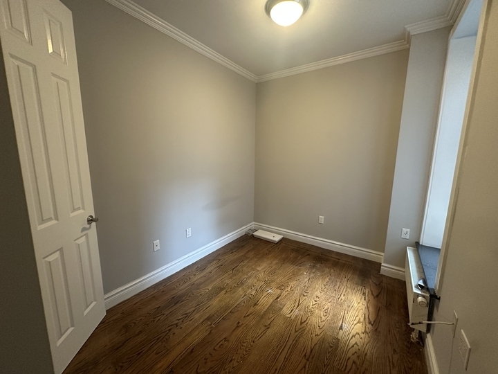 202 East 13th Street - Photo 7