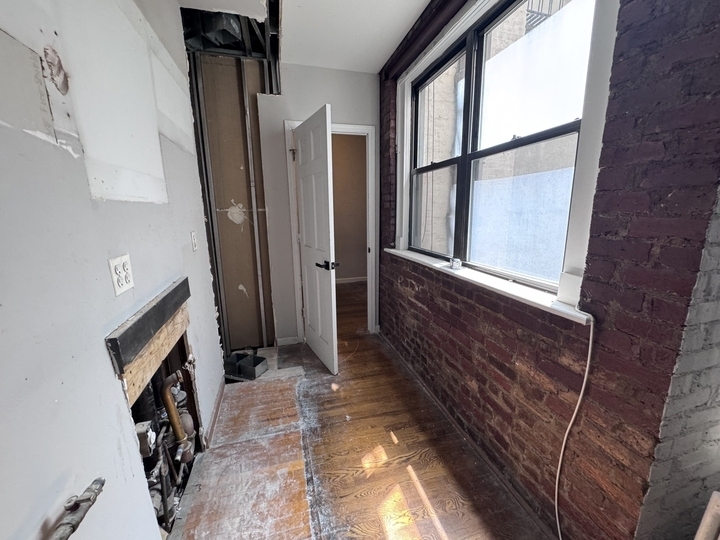 410 East 13th Street - Photo 2