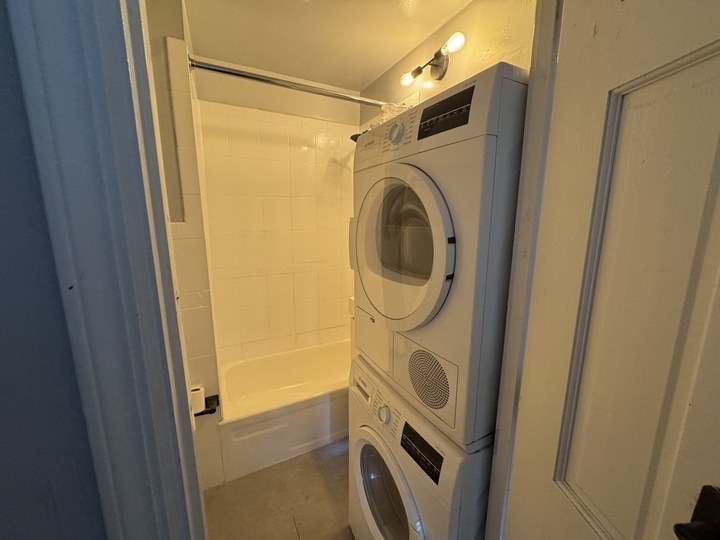 410 East 13th Street - Photo 5