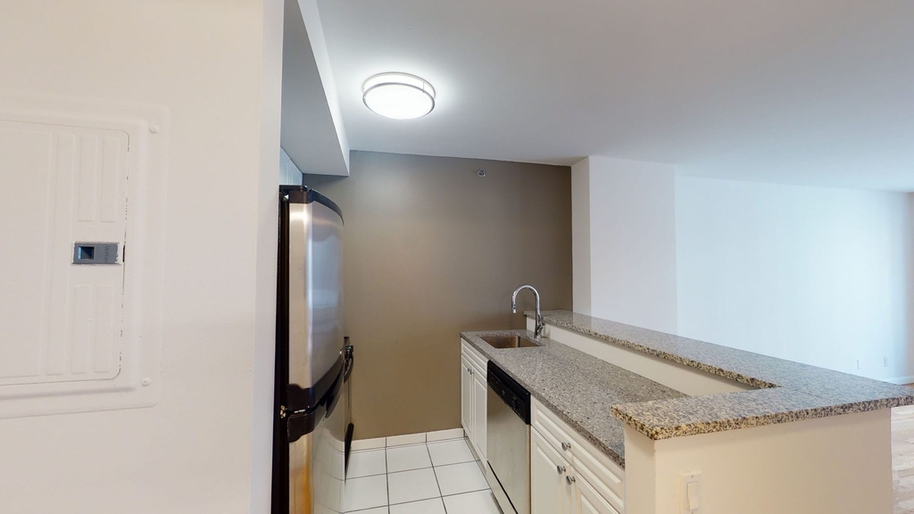 120 W. 21st - Photo 2
