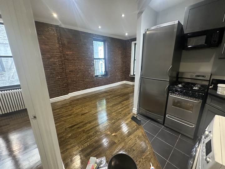 416 East 13th Street - Photo 3